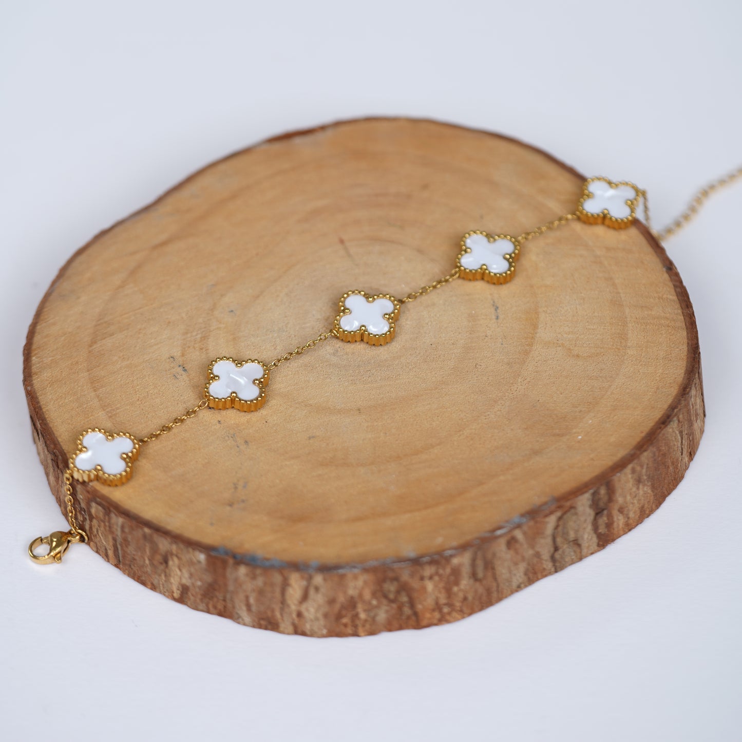 5 Petal Flower Van Cleef white