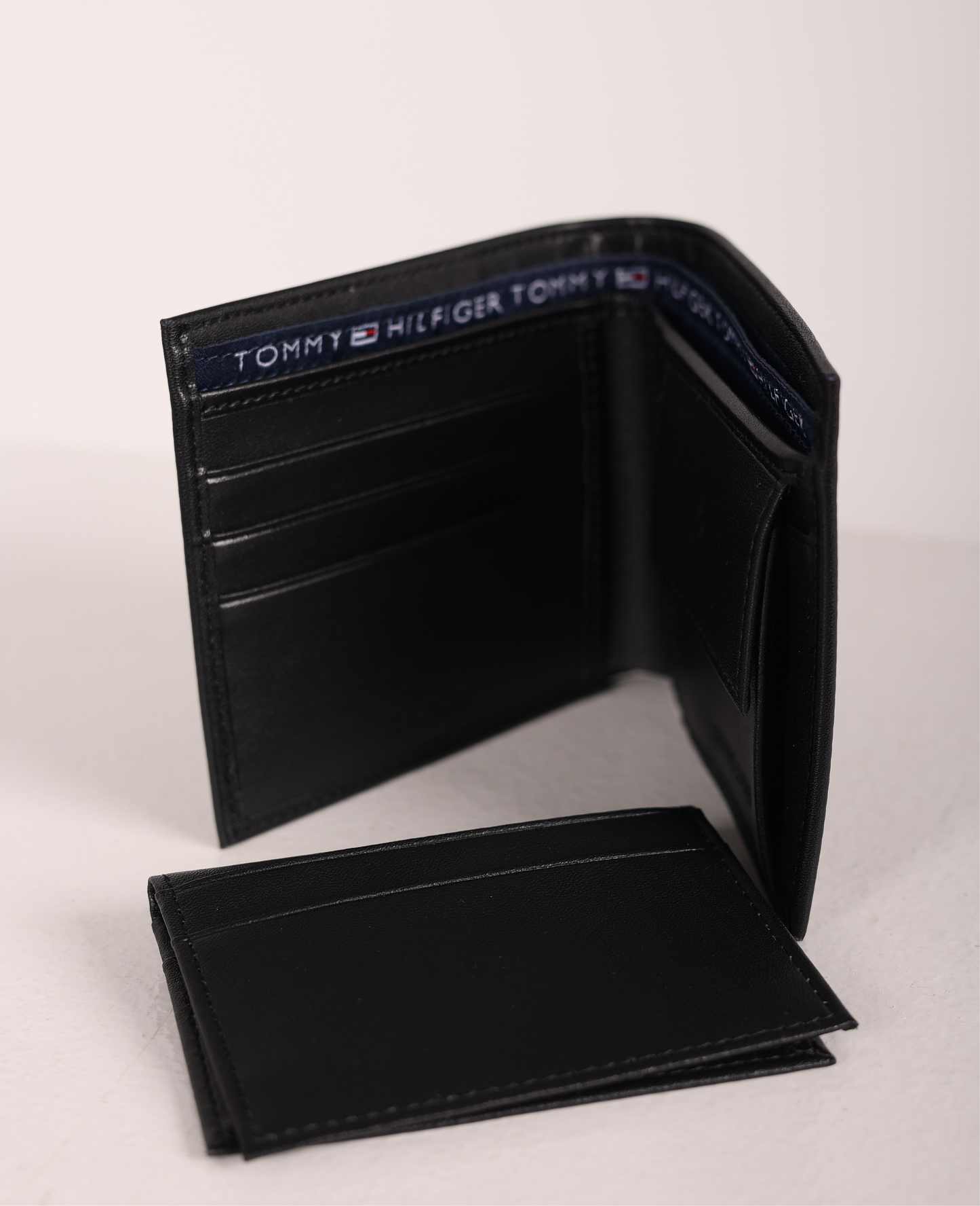 Tommy Hilfiger Leather Wallet
